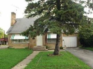 1053 Pine St, Waukegan, IL 60085