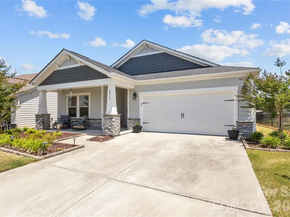 2012 Hyacinth Ct, Denver, NC 28037