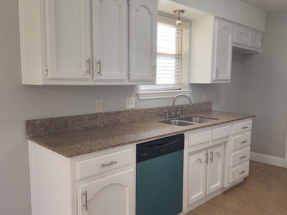 1st image of 3700 French Wood Dr