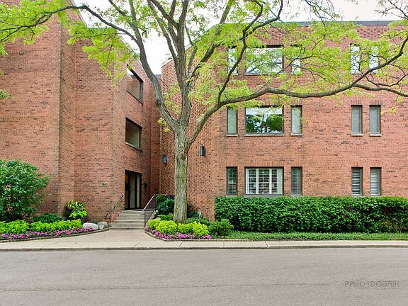 3rd image of 105 E Laurel Ave APT 204