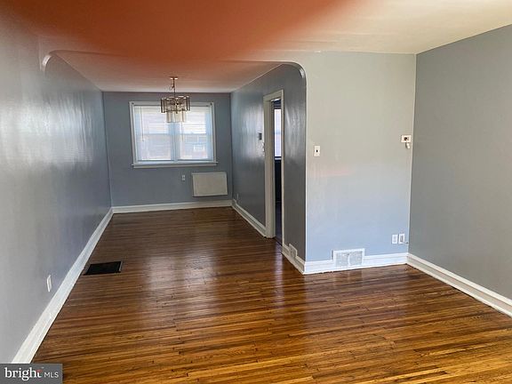 2nd image of 5860 Saul St