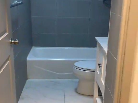 5th image of 10500 Roosevelt Ave Floor 3