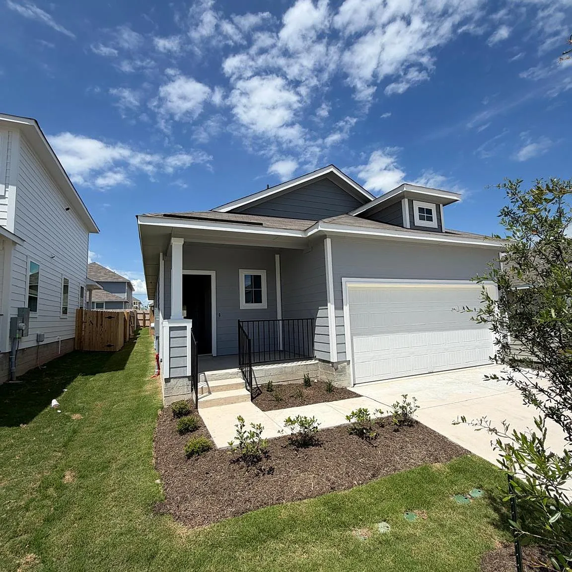 3 bed, 2.0 bath, 1533 sqft, $2,195 — Photo 1