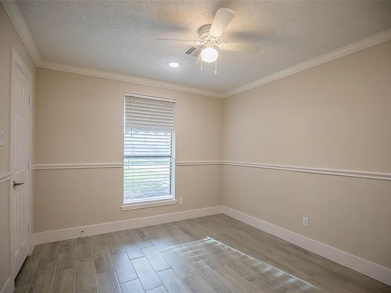 3919 Wintergreen Dr — Photo 9