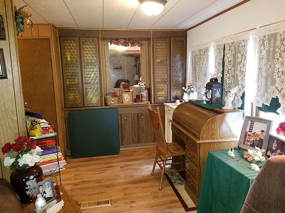3rd image of 397 Easter Ln