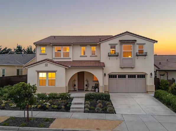 600 Bluffs Dr, Marina, CA 93933