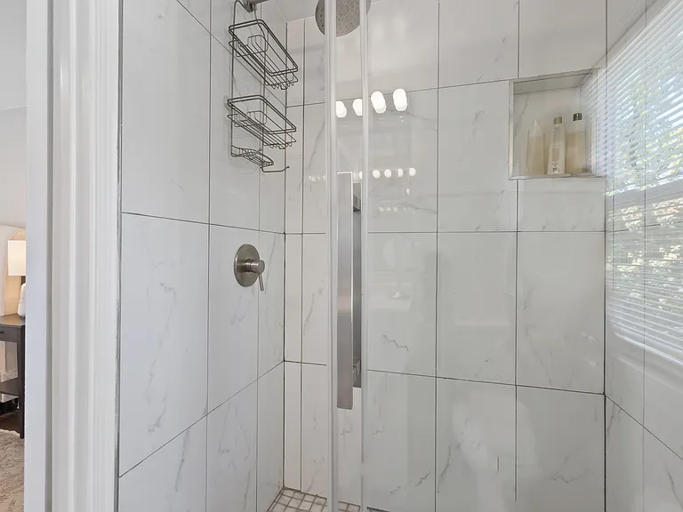4227 E West Hwy — Photo 28