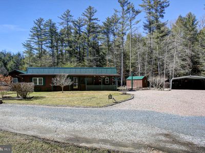 2010 Pine Grove Rd, Fayetteville, PA, 17222