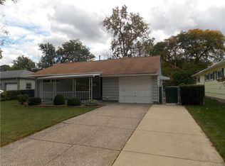 9523 Lynnhaven Rd, Parma Heights, OH 44130