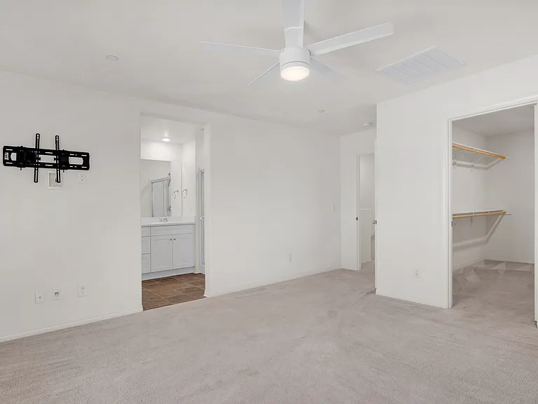24134 Tuscany Ave — Photo 27