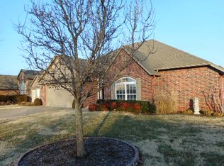 5113 S Spruce Dr W, Sand Springs, OK 74063