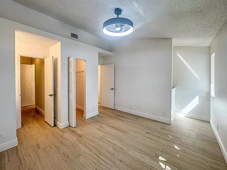 153 SW 3rd St — Photo 13
