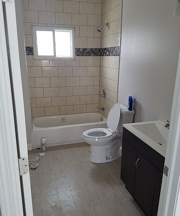 3rd image of 128 N 21st Ave