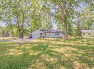 3634 Columbia Rd, North Olmsted, OH 44070