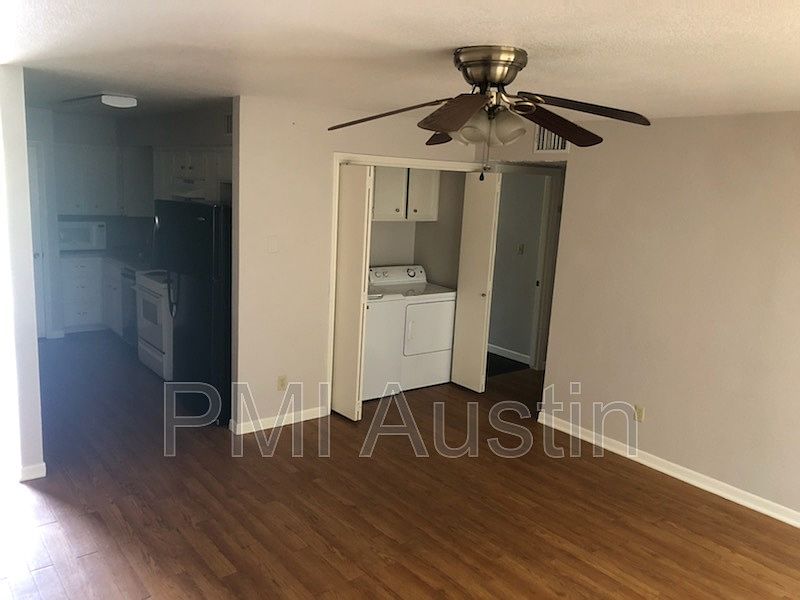 1st image of 906 N Lbj Dr #1