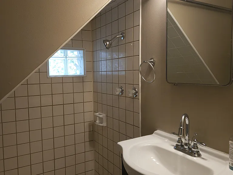 3251 Darrow Rd — Photo 12