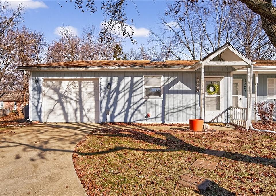 1st image of 1325 N Harvey Dr