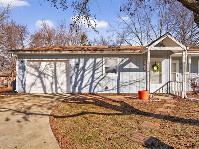 1325 N Harvey Dr, Olathe, KS, 66061