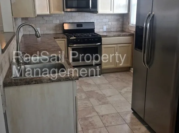 2017 Laguard Dr, Hampton, VA 23661