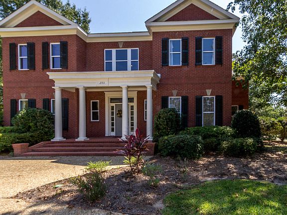 3rd image of 293 Woodstone Dr