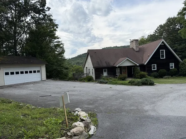12766 Catoctin Hollow Rd #A, Thurmont, MD 21788