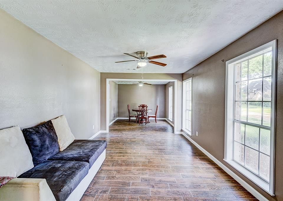 1st image of 1019 Romaine Ln