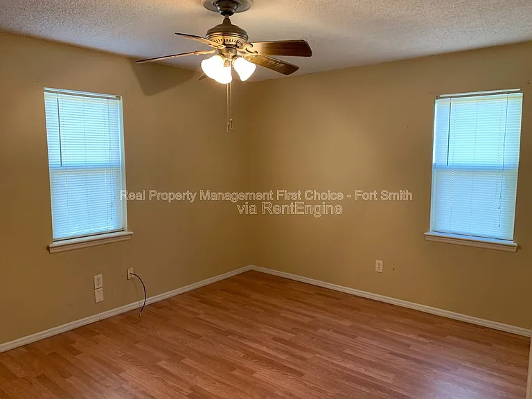 3305 Grinnell Ave — Photo 8