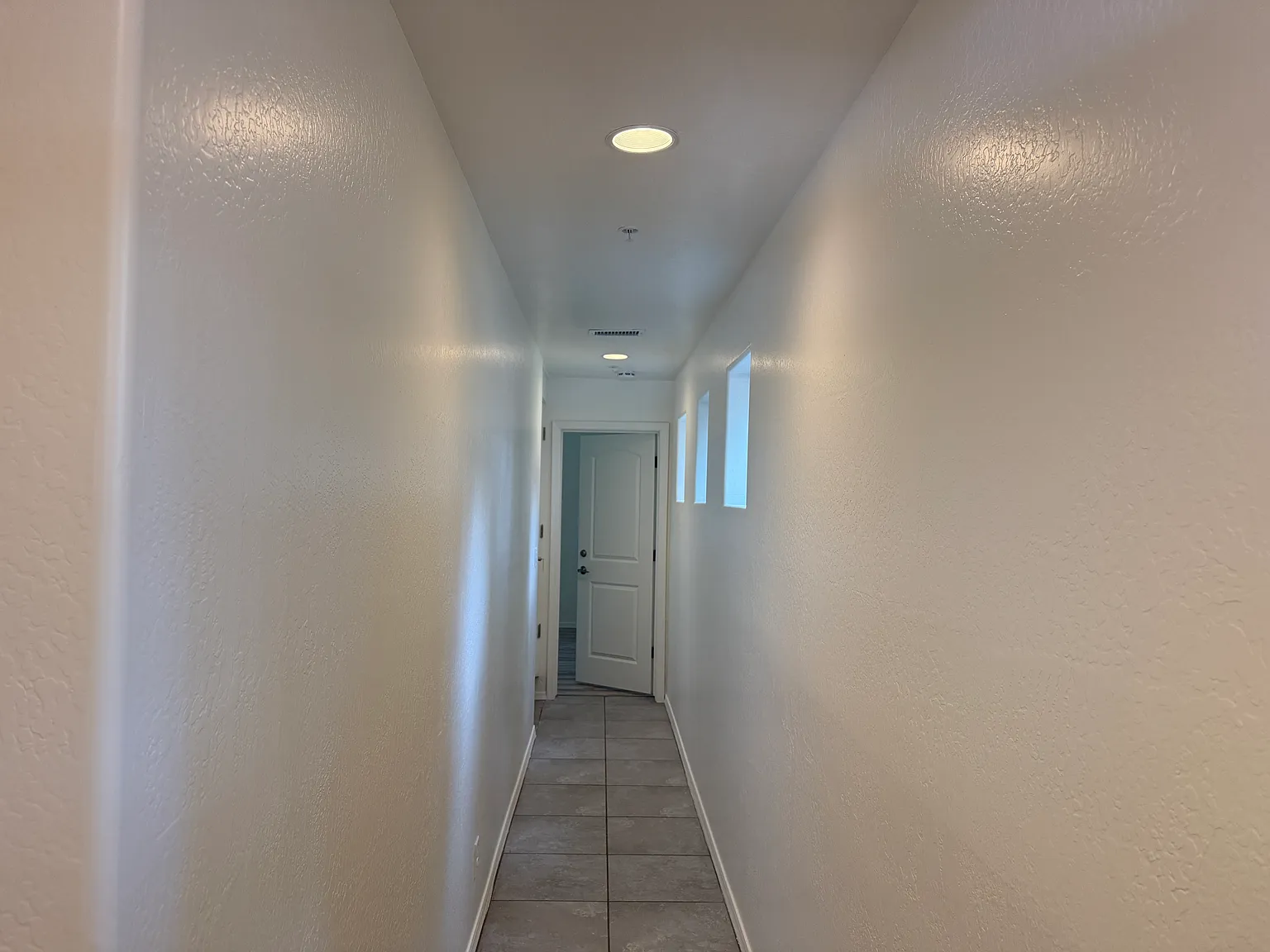 5 bed, 1955 sqft, $3,250 — Photo 4