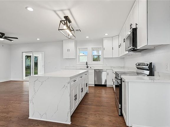 5th image of 412 Milling Ave