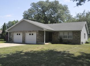 815-817 Konen Ave, Aurora, IL 60505