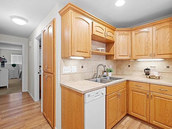 5th image of 1307 Goethals Dr APT C