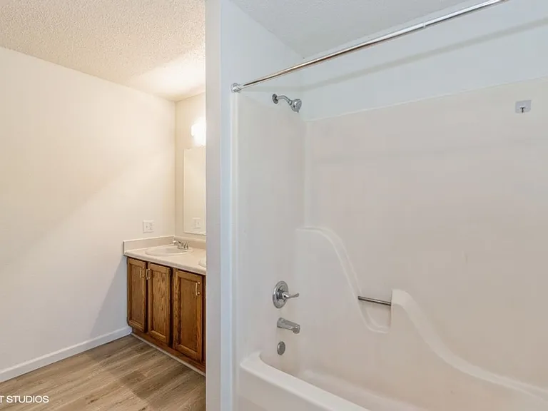 1359 Southview Cir — Photo 13