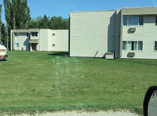1027 Railroad Ave E, Hatton, ND 58240