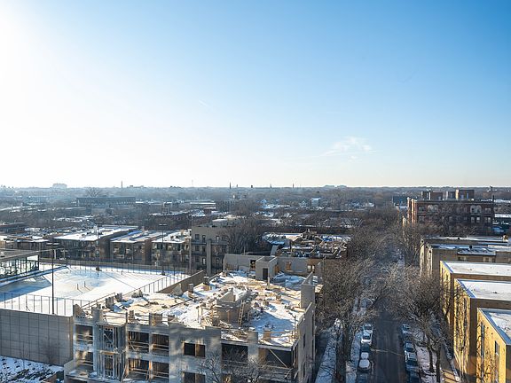 3rd image of 5415 N Sheridan Rd APT 1015