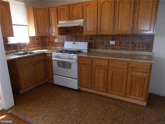 5th image of 4308 N Fairhill St
