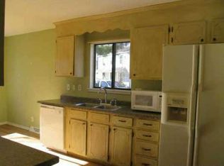 7711 Cedar Bluff Ln, Charlotte, NC 28227