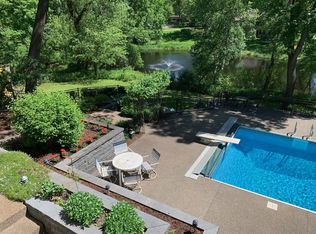 10 Red Fox Rd, North Oaks, MN 55127