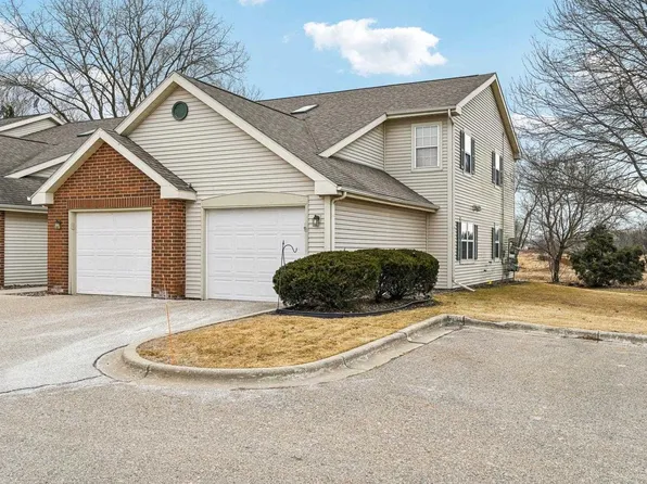 859 Park Street #102, Oregon, WI 53575