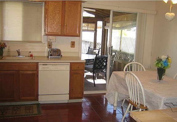 4th image of 523 Buel Ave