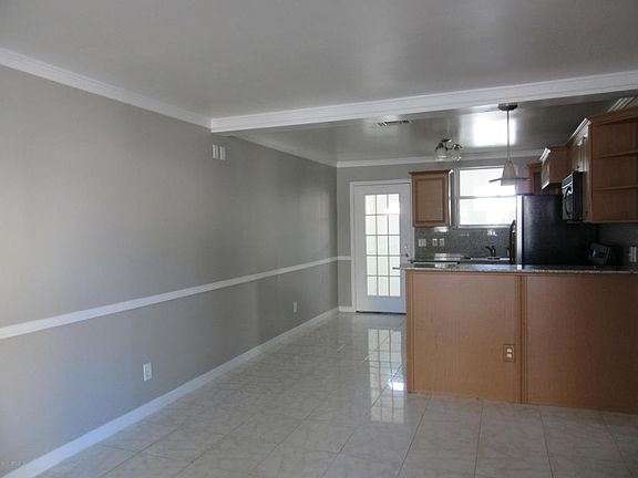 3rd image of 213 12th Ave S APT B