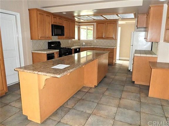 5th image of 17420 Orchid Dr