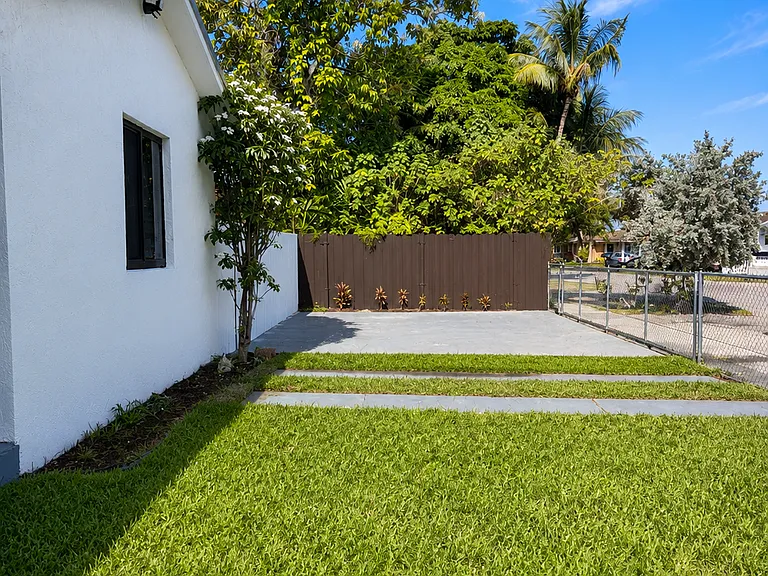 6791 SW 25th St — Photo 3