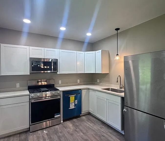 306 Poplar St — Photo 1