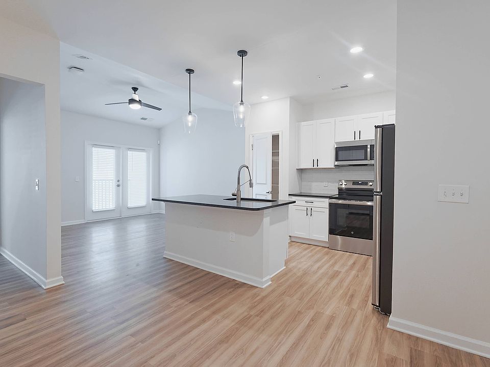 1st image of 214 Kingsmeadow Cir #5-307