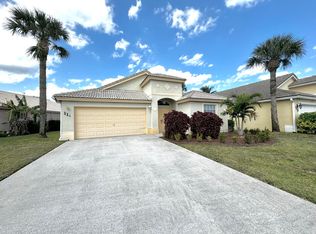 114 Derby Ln, Royal Palm Beach, FL 33411