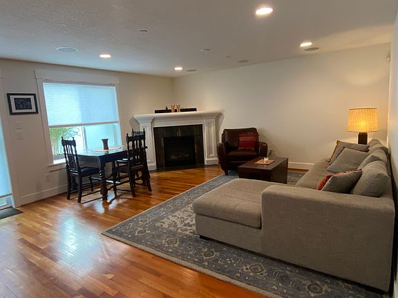 4th image of 2719 NE 125th Ct