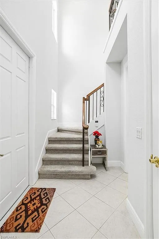 3 bed, 3.0 bath, 2512 sqft, $9,000 — Photo 3