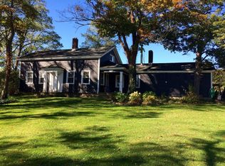 8754 Hermitage Rd, Chardon, OH 44024