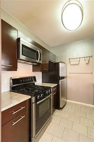 Building Photo - 501 Adams St #4E