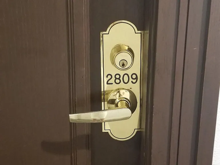 18 Parkview Ave #2809 — Photo 3